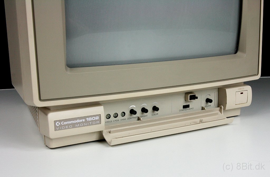 Commodore 1802 In Box 16.JPG